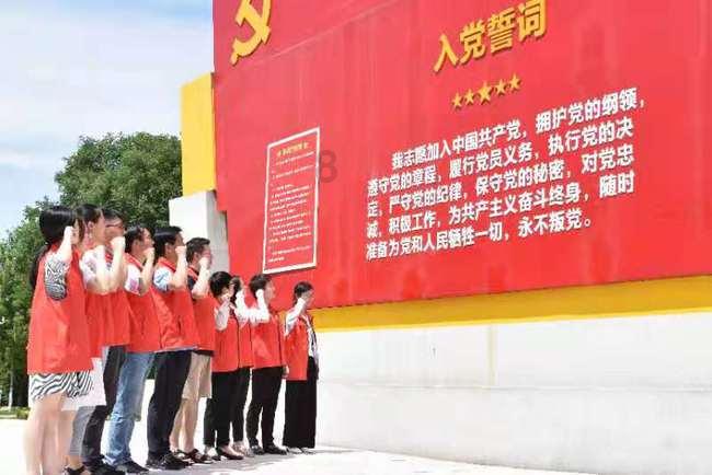 摩娜的时尚装扮