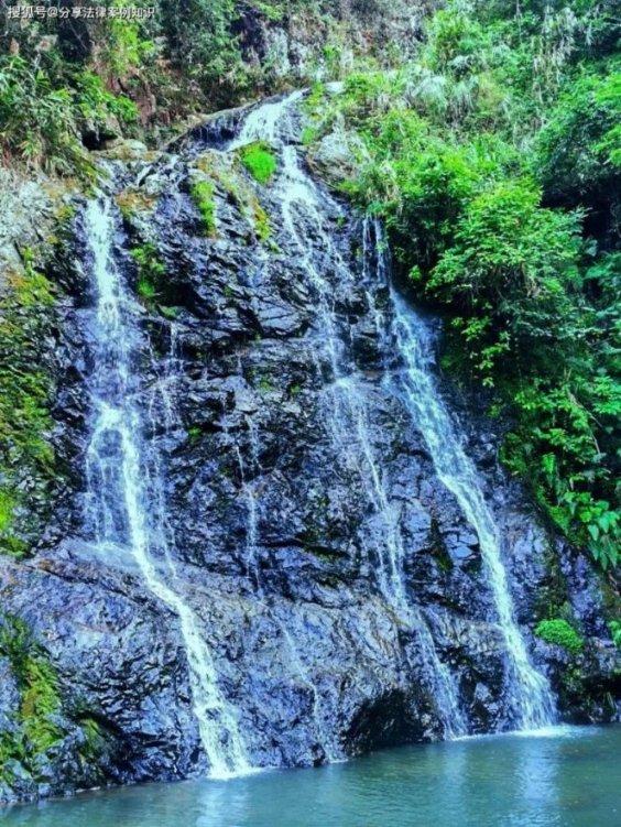 重庆白居寺长江大桥“走红”网络游客络绎不绝